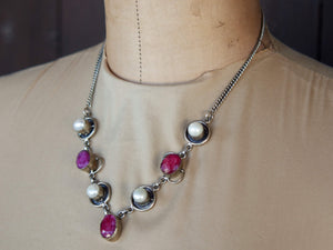 Collana in argento con radice di rubino e madreperla.  lunghezza 50cm, peso 39grammi
