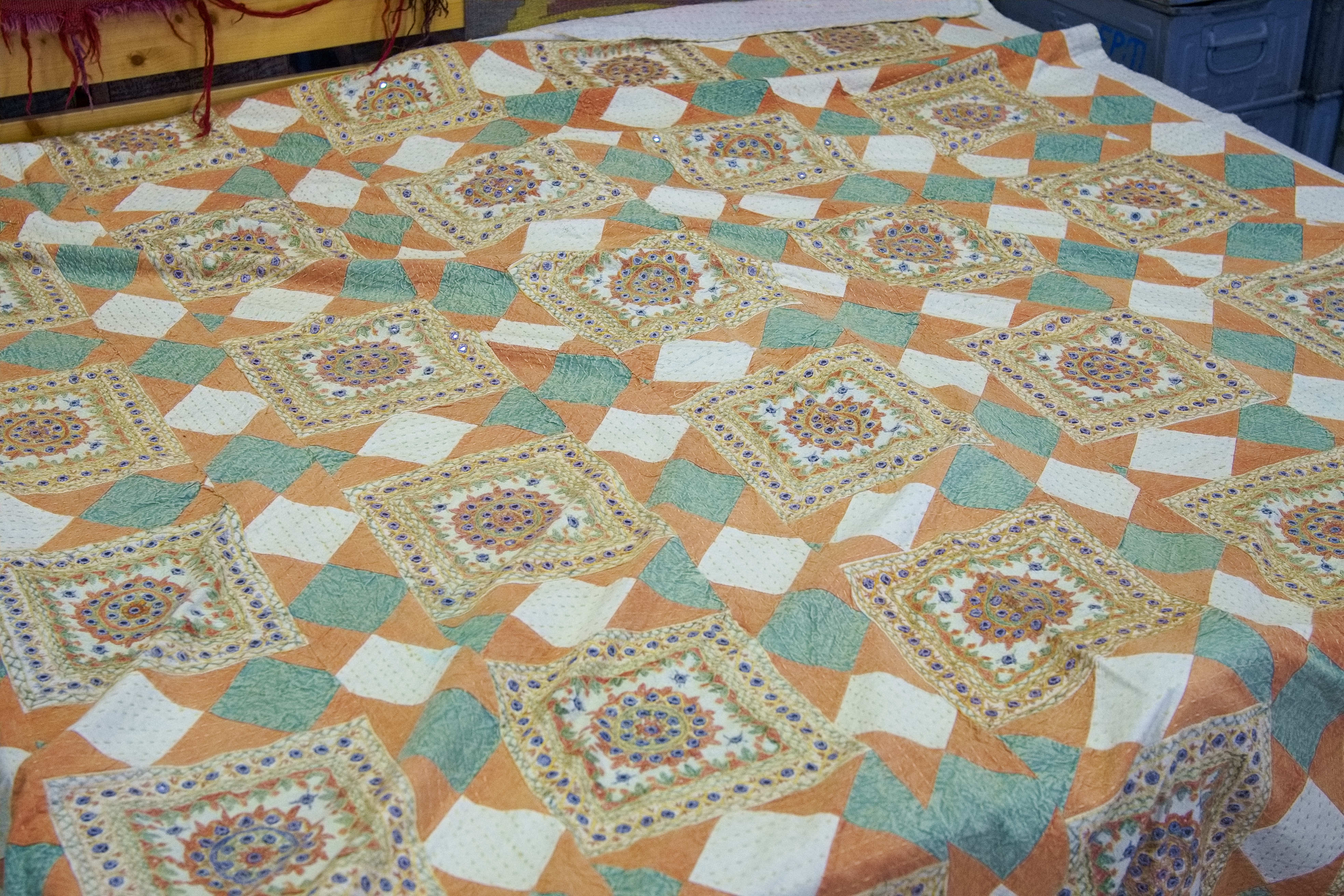 Telo Indiano in cotone ricamato   cod. ttt01