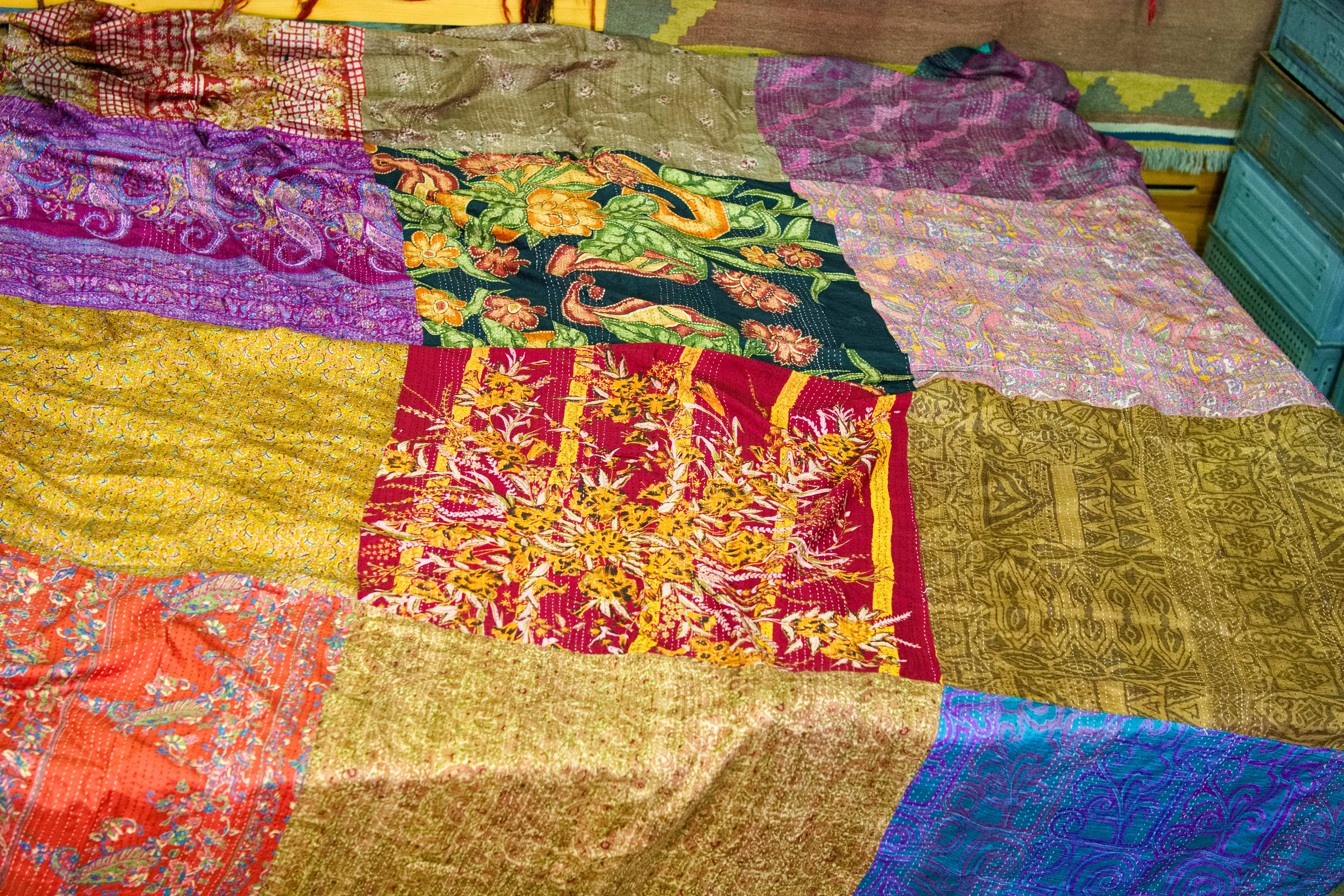 tessuto d'arredo copriletto copridivano india khanta