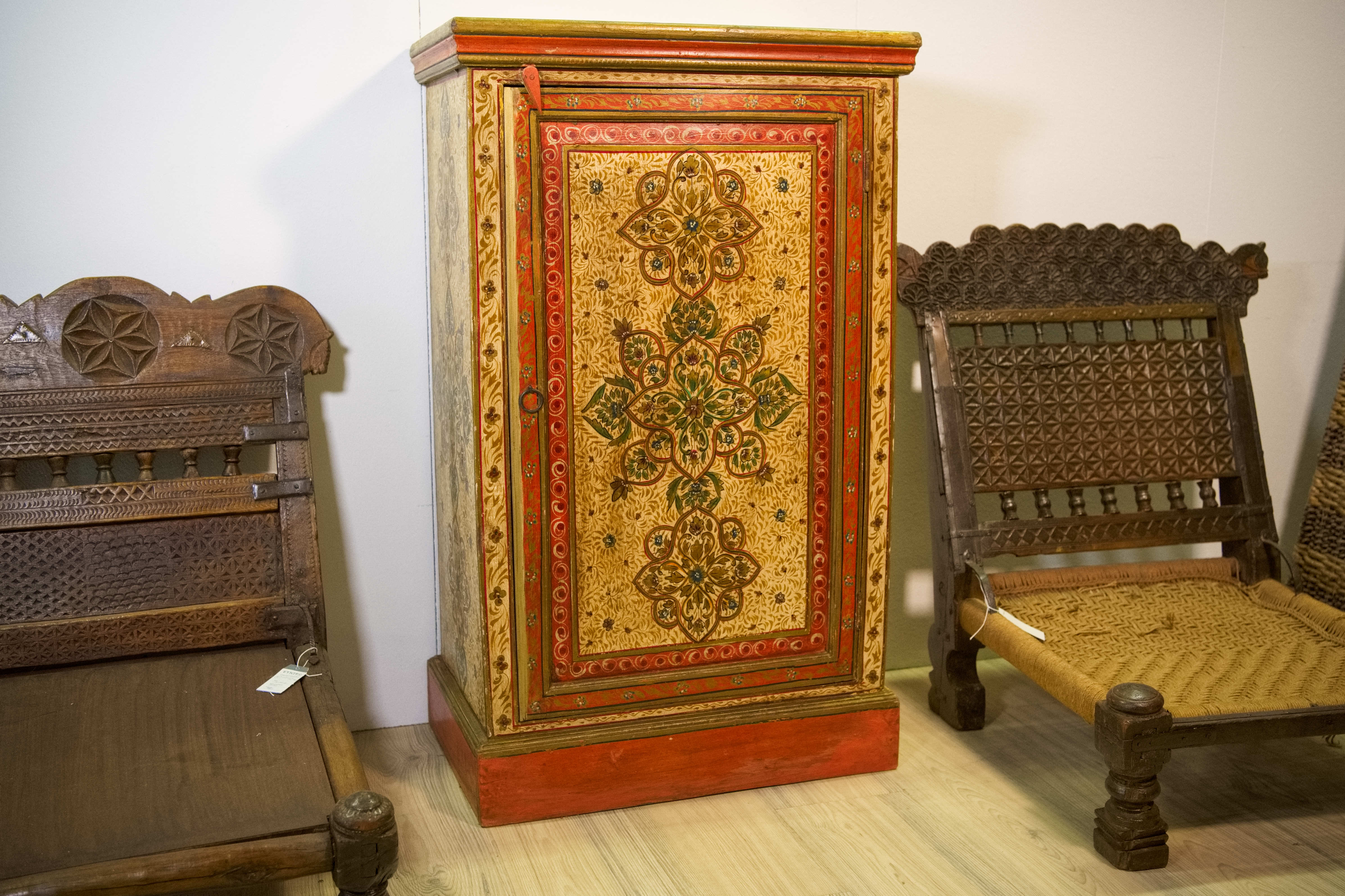 Credenza Indiana dipinta