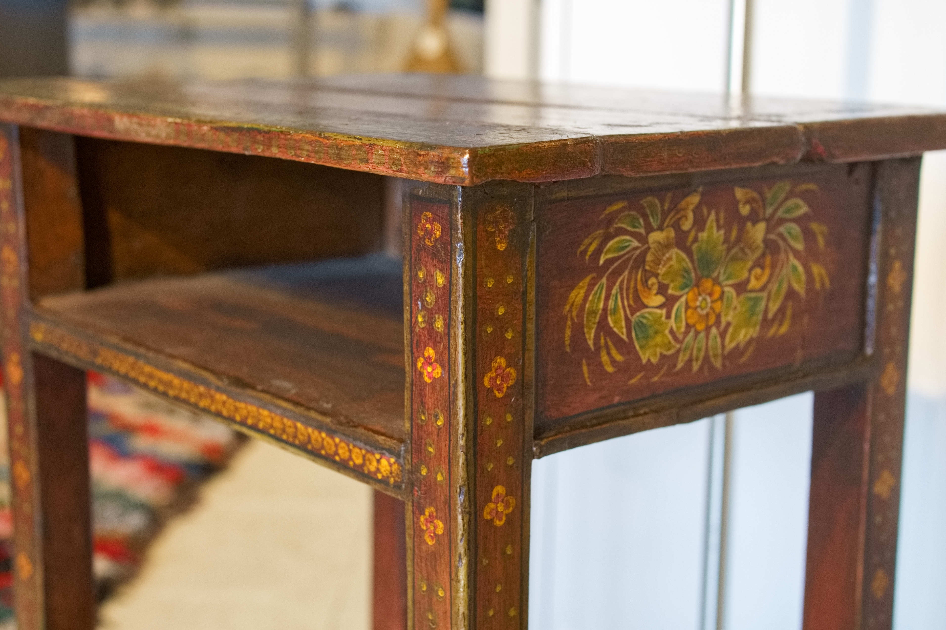 scrittoio indiano in legno dipinto