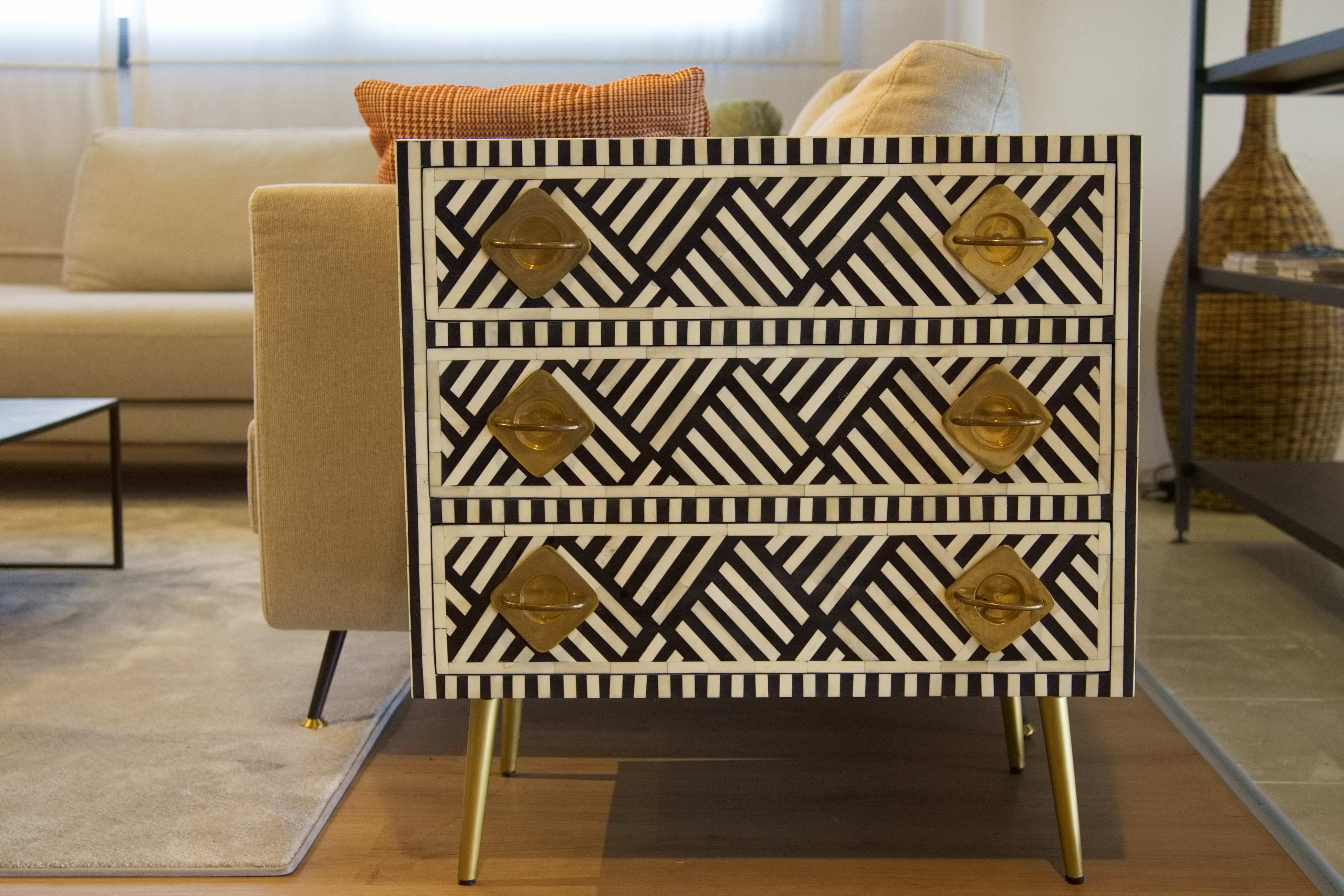 Credenza Indiana cassettiera osso