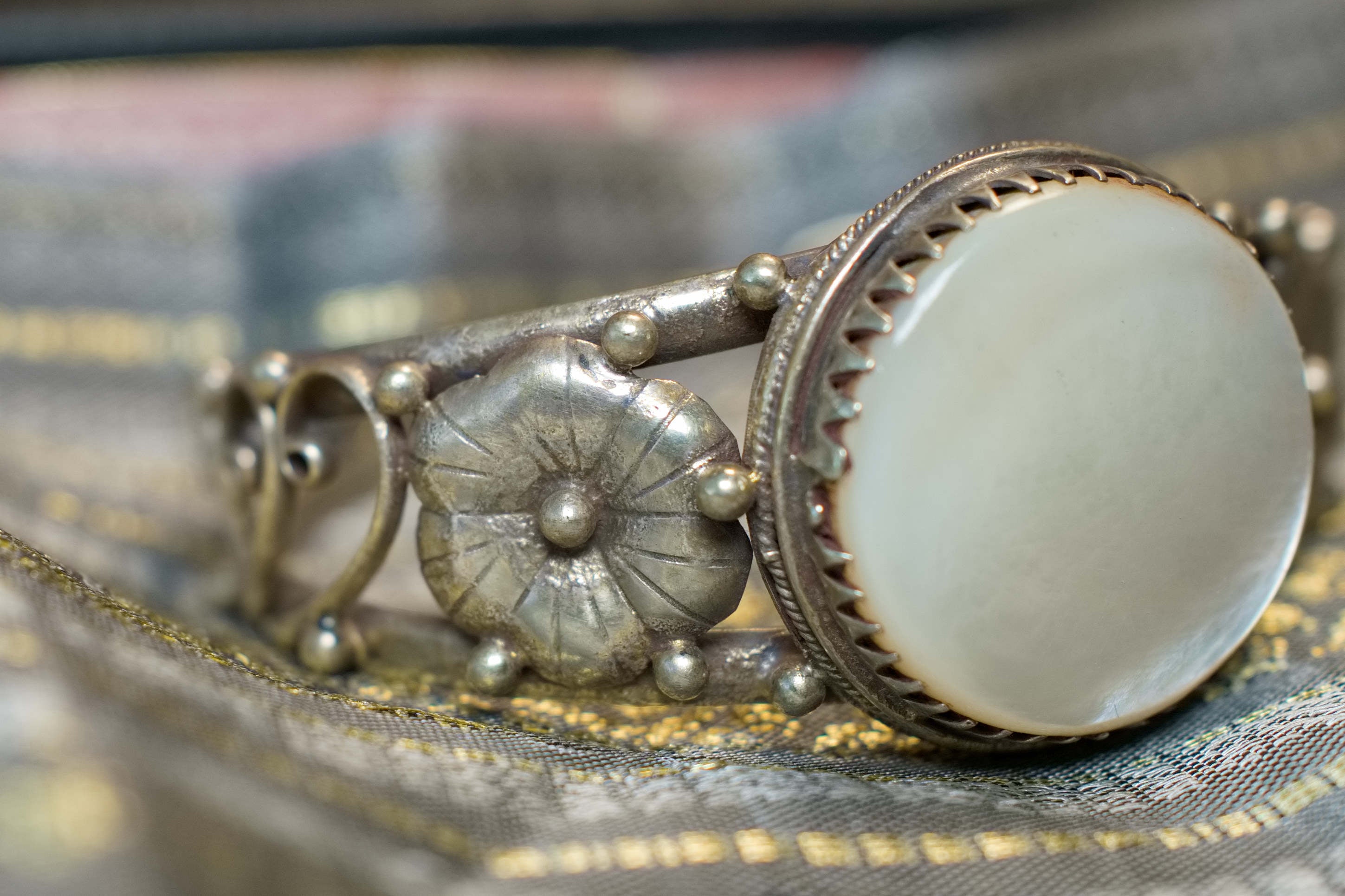 bracciale indiano in argento e madreperla