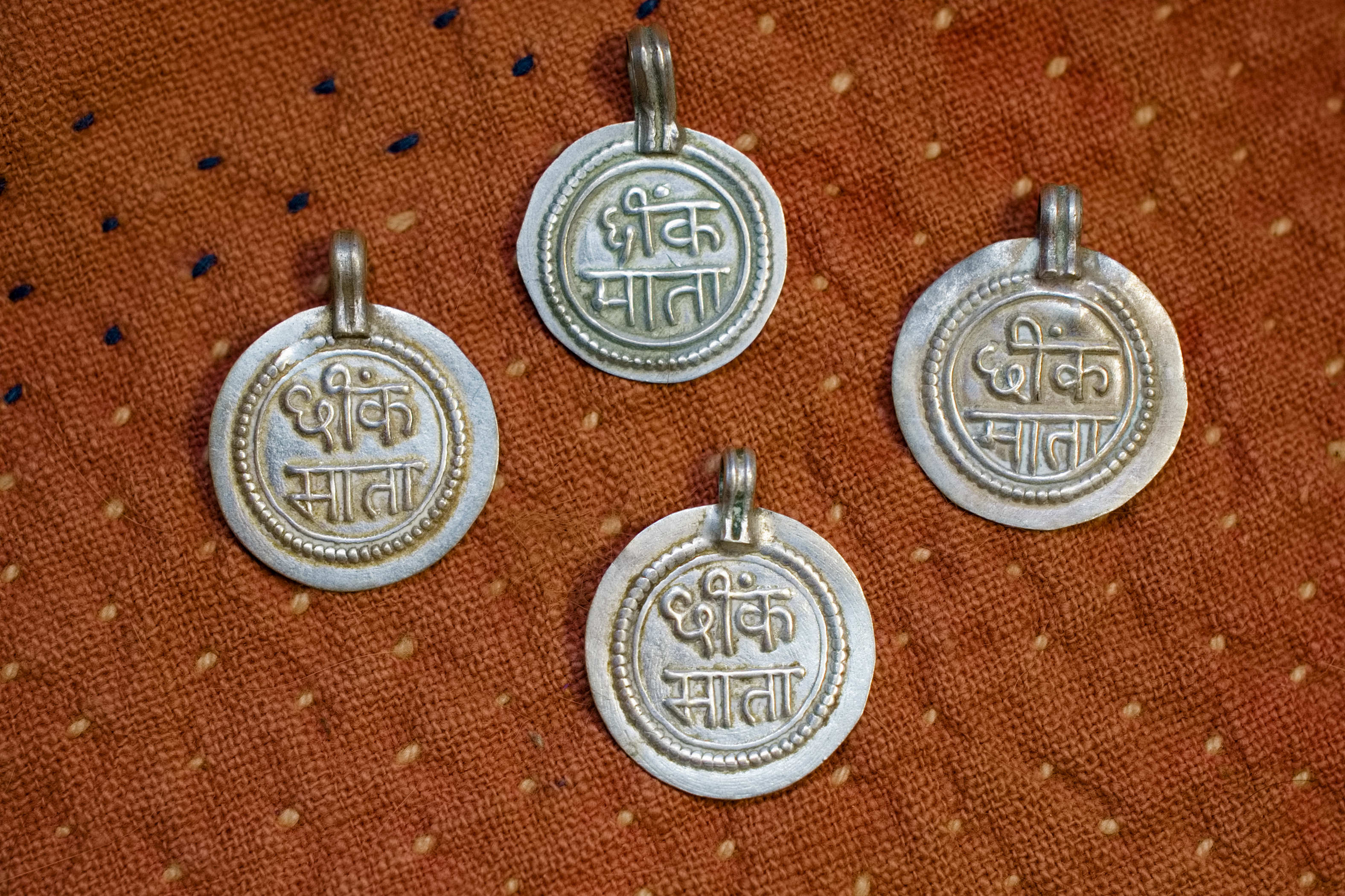 amuleto tribale indiano mantra creazione protezione