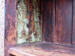 libreria indiana in legno di teak massello .  composta da elementi di recupero di antichi portali indiani databili metà / fine 800 .