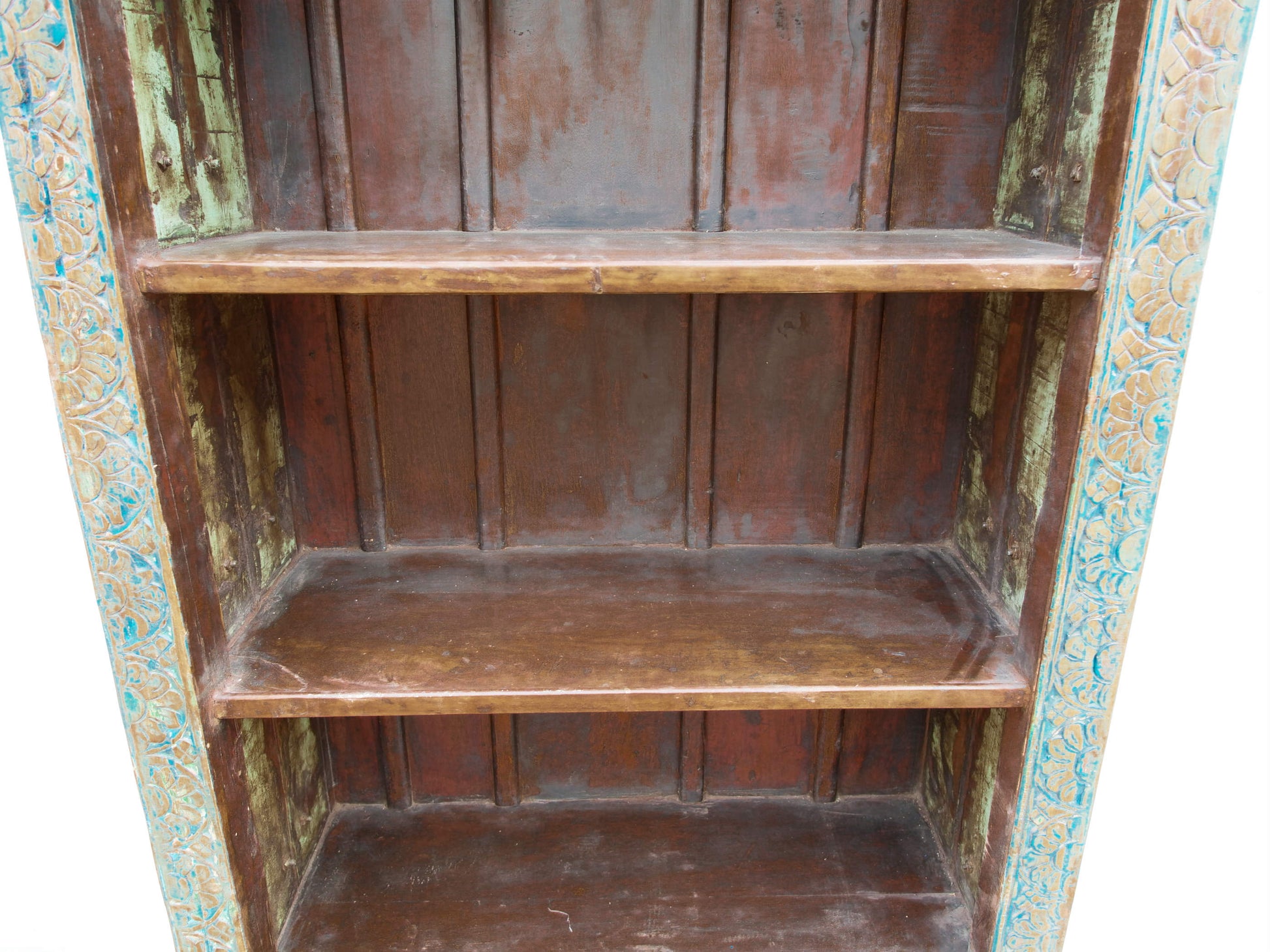 libreria indiana in legno di teak massello .  composta da elementi di recupero di antichi portali indiani databili metà / fine 800 .