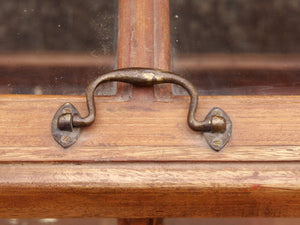 Credenza, vetrina coloniale con apertura dall'alto in legno di teak.  Pezzo unico.  Dimensioni 120x47 h80cm.