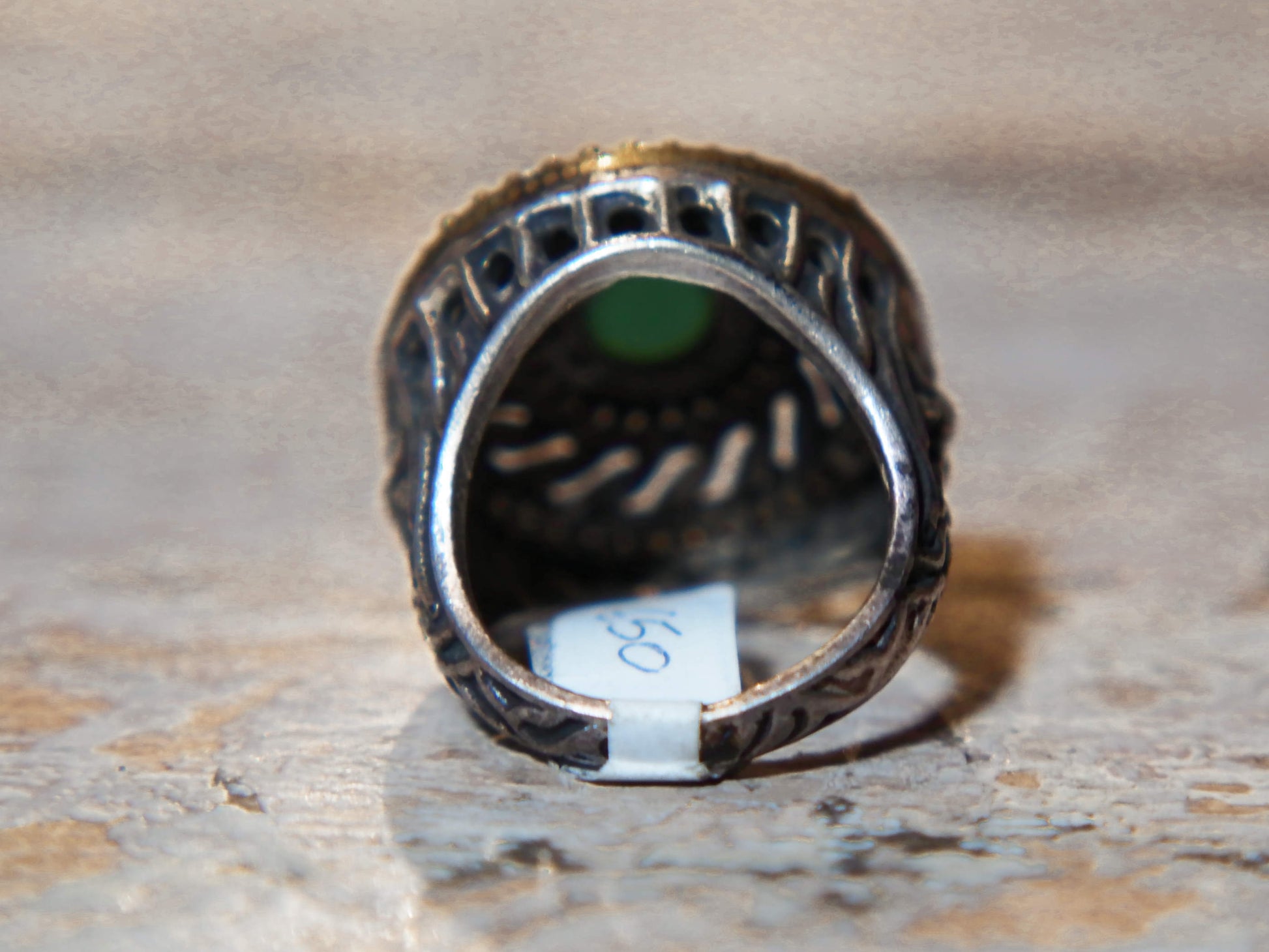 anello turco in stile arabo, argento, radice di smeraldo. top quality stone, lavorati a mano, cesellato artigianalmente .  misura anello 16, dimensioni frontale diametro 2.5, spessore totale 3cm, peso 15 gr