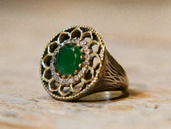 anello turco in stile arabo, argento, radice di smeraldo. top quality stone, lavorati a mano, cesellato artigianalmente .  misura anello 18, dimensioni frontale diametro 2.3, spessore totale 2.5cm, peso 9 gr