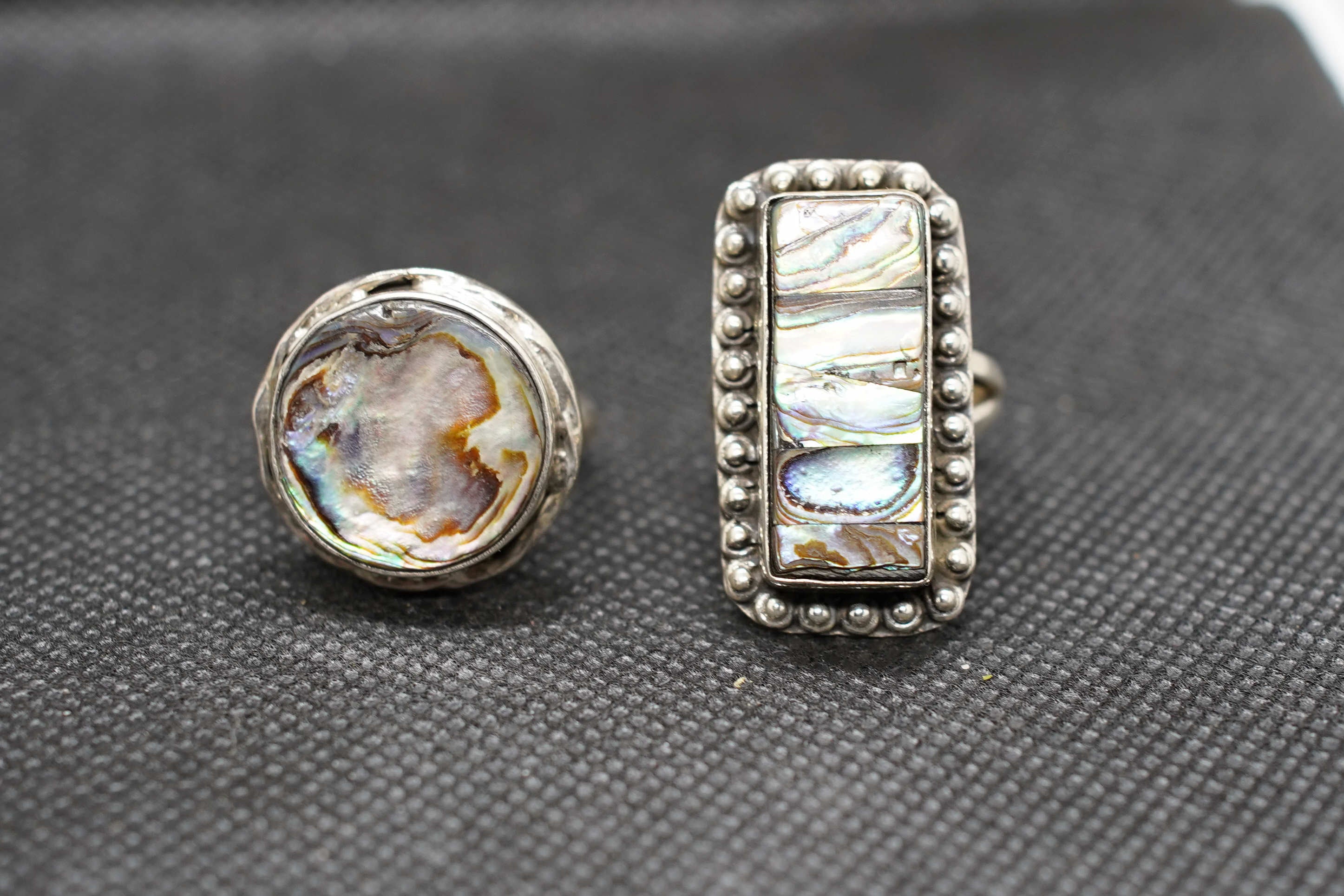 Anello rettangolare a mosaico in argento 925 e madreperla Abalone Paua naturale