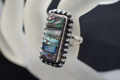 Anello rettangolare a mosaico in argento 925 e madreperla Abalone Paua naturale