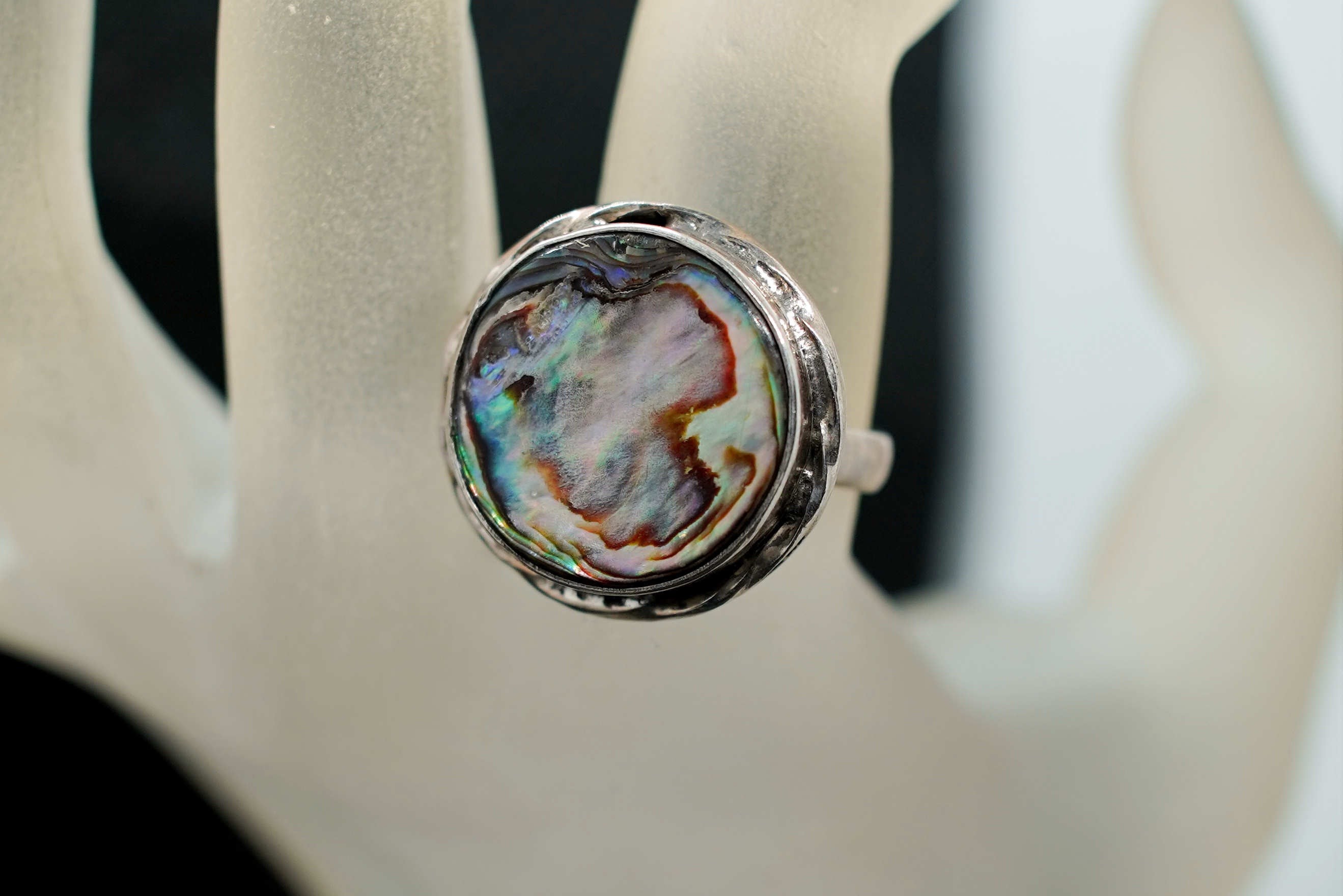 Anello rotondo classico a medaglione in argento 925 e madreperla Abalone naturale