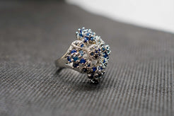Anello artigianale in argento 925 con zaffiri blu naturali, stile vittoriano floreale