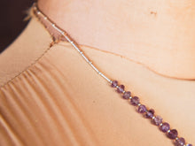 Carica l&#39;immagine nel visualizzatore di Gallery, collana indiana in ametista sfaccettato e argento.  lunghezza totale 40cm, pendaglio a 3 fili lunghezza 4cm peso 16 gr