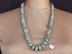 collana in acquamarina e argento .lunghezza totale 64cm, peso 172 gr 
