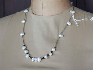 collana indiana con perle, topazio fume e argento collana assemblata a mano  lunghezza 54 cm, peso 19 gr
