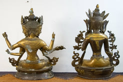 Retro delle due statue