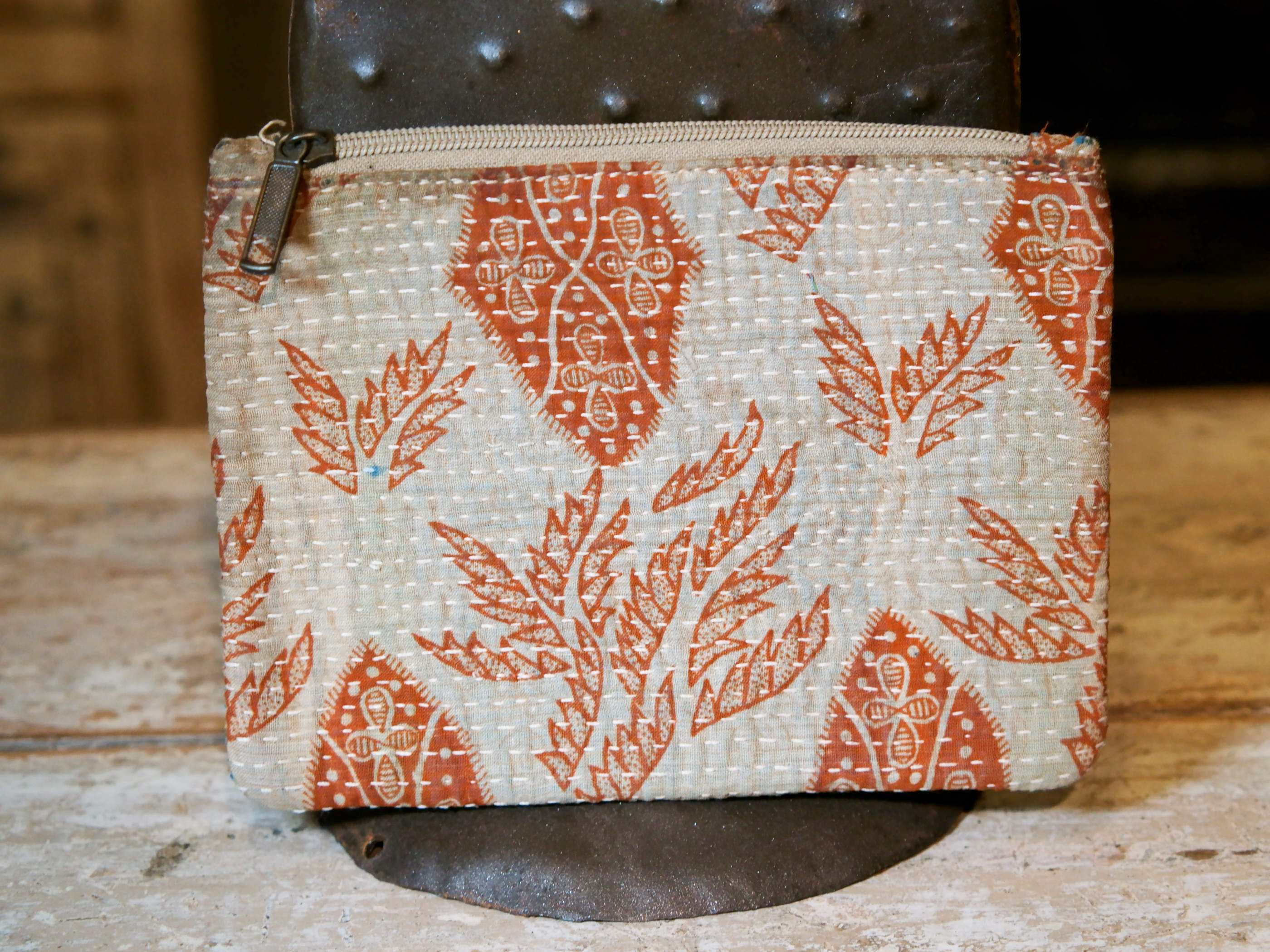 portafogli, borsetTa, pochette in cotone ricamato con tecnica kantha.dimensioni 18 x 14 cm 