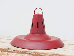 lampada vintage in metallo dipinta, lavorata artigianalmente. Provenienza India. dimensioni diametro 40 h30cm.