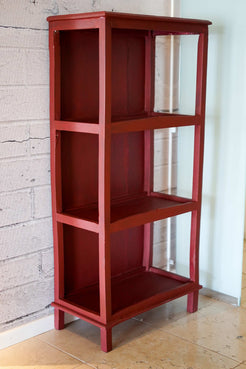 Vista della libreria per apprezzare le proporzioni di 57x33 cm e l'altezza di 125 cm.