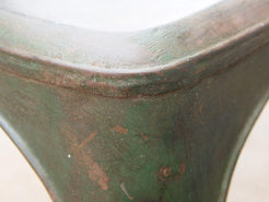 Sedia vintage in ferro, pezzo unico ed artigianale al 100%. Provenienza India.  Dimensioni 41x40 h77cm.