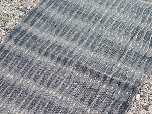 tappeto indiano in cotone, canapa, lino e juta lavorato artigianalmente pezzo unico, si puo' usare anche come arazzo da appendere, come stuoia, come corsia made in india  dimensioni 60x180cm