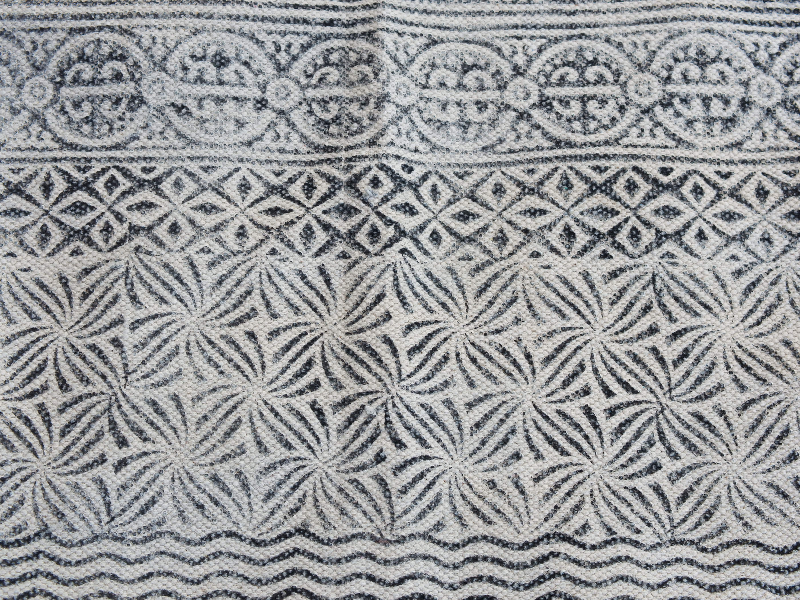 tappeto indiano in cotone, canapa, lino e juta lavorato artigianalmente  pezzo unico, si puo' usare anche come arazzo da appendere, come stuoia, come corsia made in india  dimensioni 120x190cm