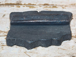 vecchio timbro artigianale in legno per tessuti usato in India per la tradizionale lavorazione print block. ricavato da un unico pezzo di legno intagliato. dimensioni 19x14 h5cm