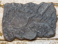 vecchio timbro artigianale in legno per tessuti usato in India per la tradizionale lavorazione print block. ricavato da un unico pezzo di legno intagliato. dimensioni 14x21 h5cm