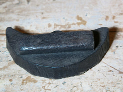 vecchio timbro artigianale in legno per tessuti usato in India per la tradizionale lavorazione print block. ricavato da un unico pezzo di legno intagliato. dimensioni 9x12 h5cm