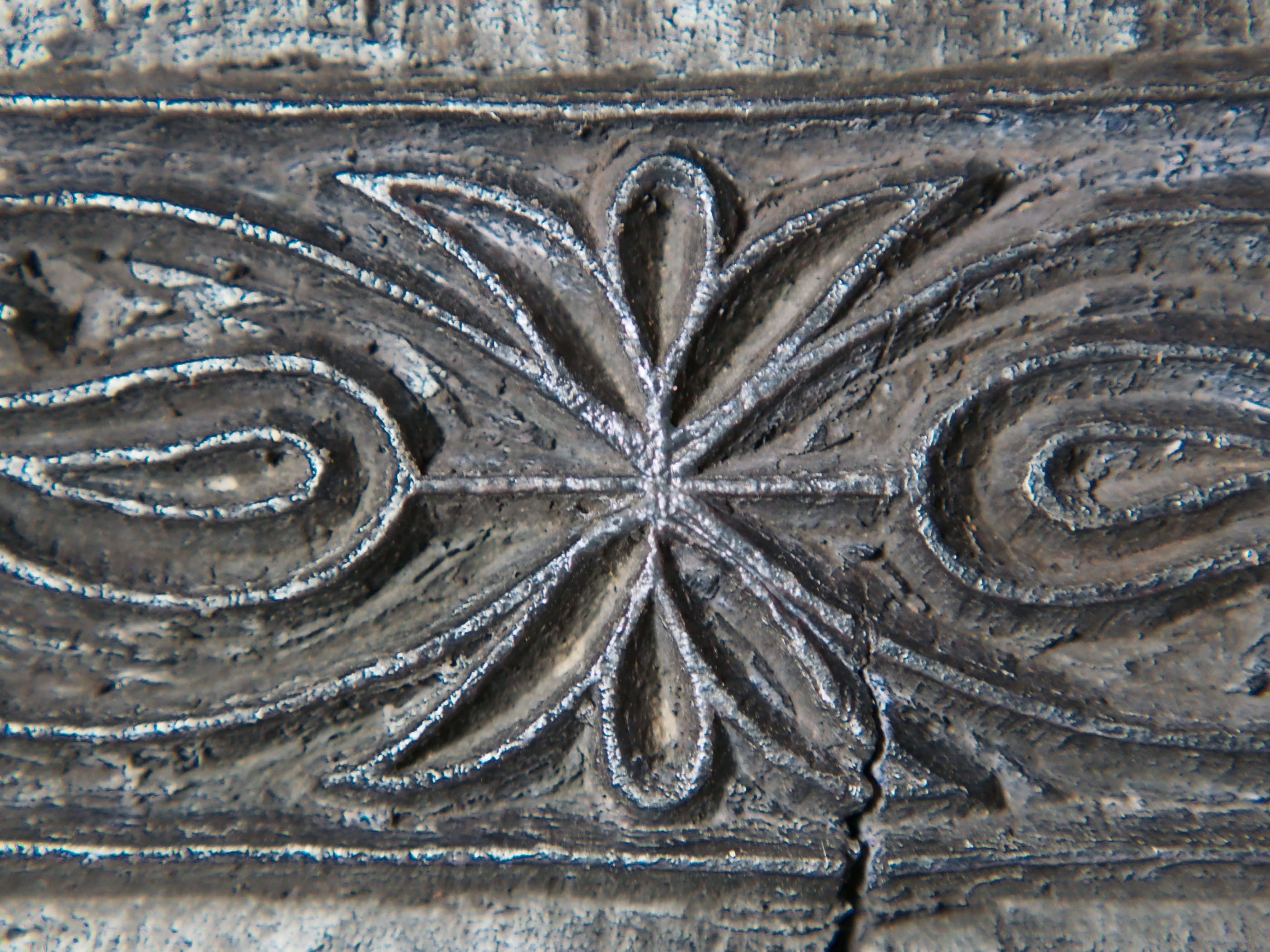 vecchio timbro artigianale in legno per tessuti usato in India per la tradizionale lavorazione print block. timbro per tessuti, indiano antico, blocco per litografia, serigrafia. ricavato da un unico pezzo di legno intagliato.  dimensioni 15 x 8 x 5 cm