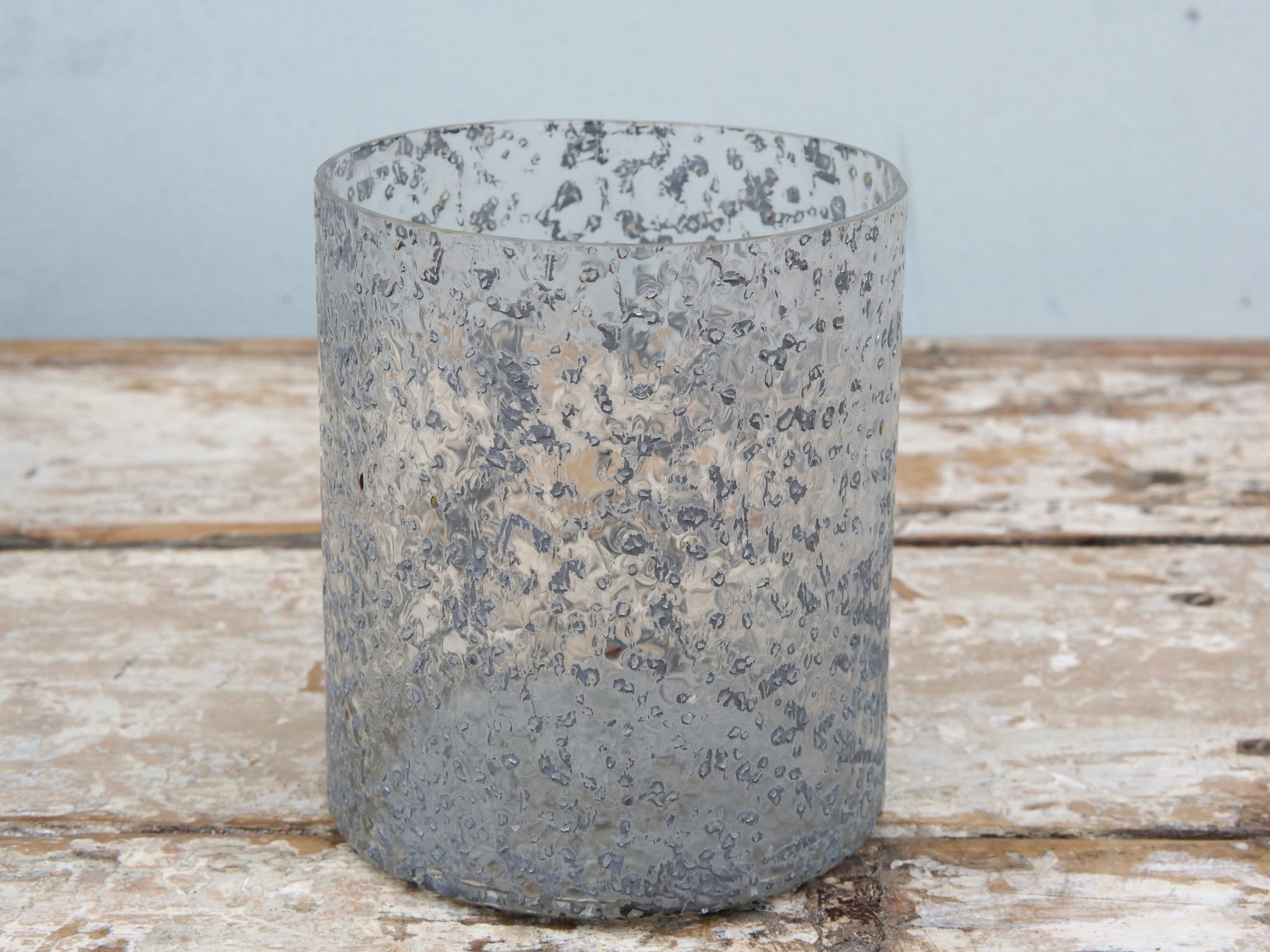 Vaso in vetro decorato, lavorato artigialmente.  Dimensioni diametro 12 h14m.