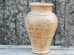 vaso in terracotta e gusci d'uovo, realizzato a mano. provenienza India. volendo si puo' avere in qualsiasi colore.  dimensioni diametro 28 h 44 cm