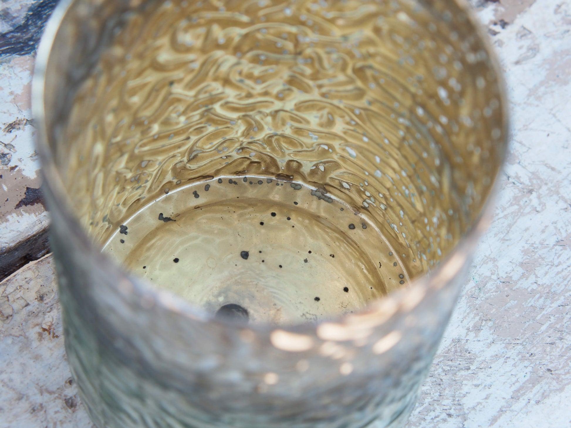 Vaso in vetro decorato, lavorato artigialmente.  Dimensioni diametro 12 h15cm.