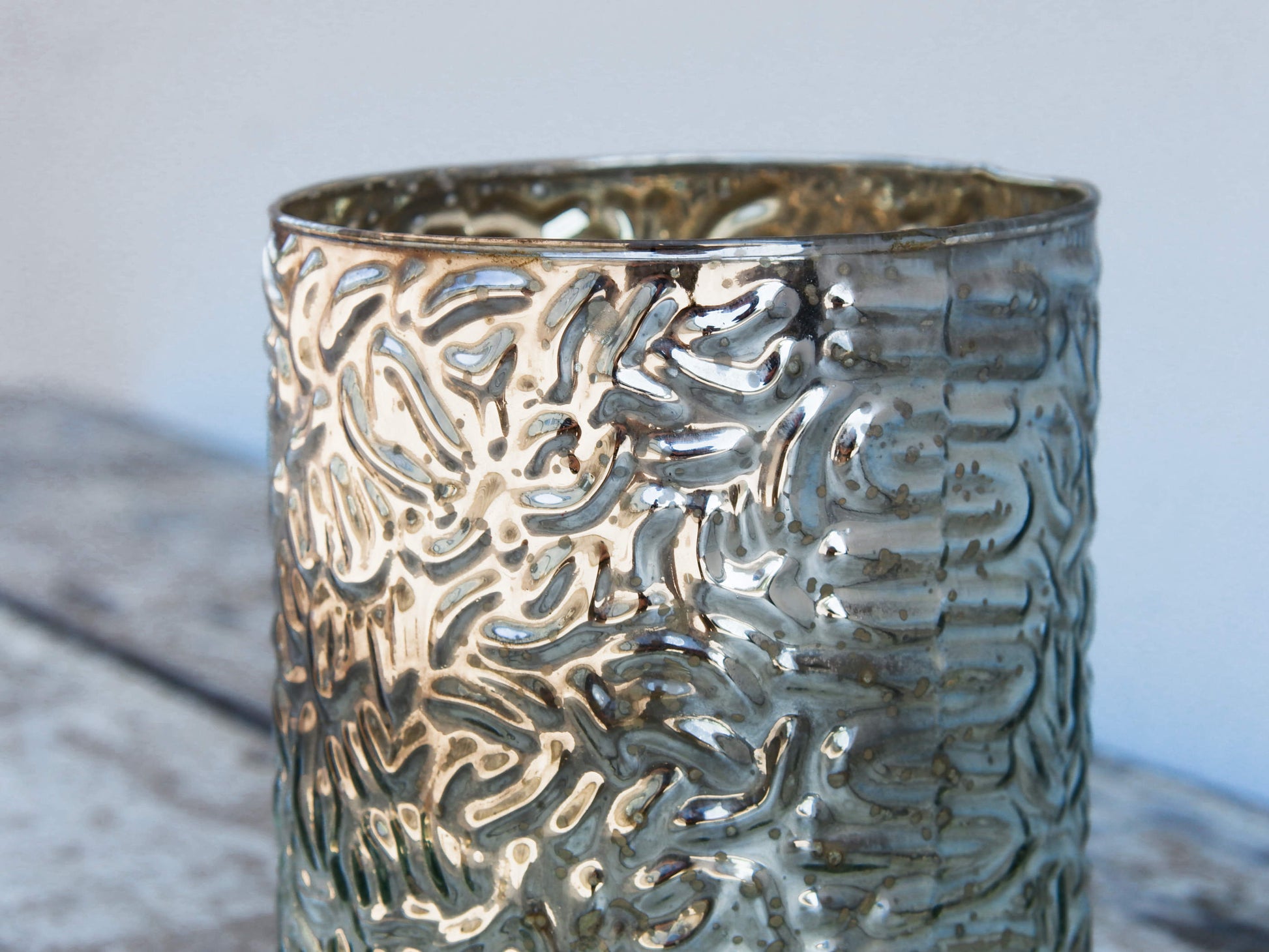 Vaso in vetro decorato, lavorato artigialmente.  Dimensioni diametro 12 h15cm.
