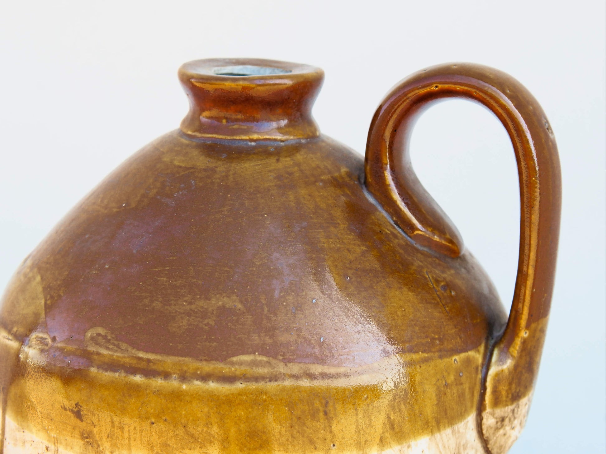 Vaso in ceramica dipinto, anni '40, impiegati in India per il trasporto del latte. Dimensioni Diametro 26 h42