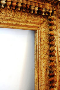 Cornice Indiana Legno Di Teak Intarsiata. Possibilità Di Averla In Vari Colori. Dimensioni 90x120.