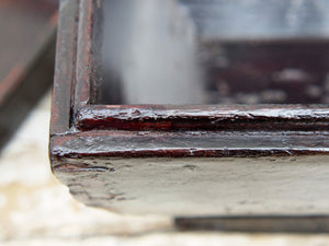 Scatola Portavivande In Legno,databile prima metà 900 .  legno di olmo laccato su base di gesso .  conservata al 100% in ogni sua parte .  Provenienza Cina,  Dipinto Nero. Dimensioni 25x35xh32 cm