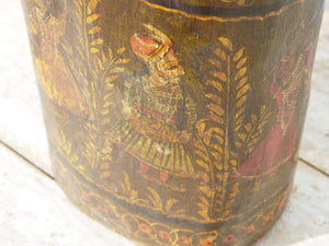 Vaso Indiano In Legno Dipinto, Pezzo Unico Ricavato Da Un Unico Tronco Di Legno.  Dimensioni Diametro 20 h55cm.  per info ed ulteriori foto info@etniko.it facebook / instagram / pinterest : etnikobycrosato 0039 3338778241   