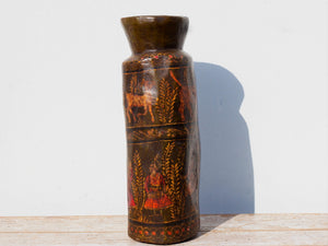 Vaso Indiano In Legno Dipinto, Pezzo Unico Ricavato Da Un Unico Tronco Di Legno.  Dimensioni Diametro 20 h55cm.  per info ed ulteriori foto info@etniko.it facebook / instagram / pinterest : etnikobycrosato 0039 3338778241   