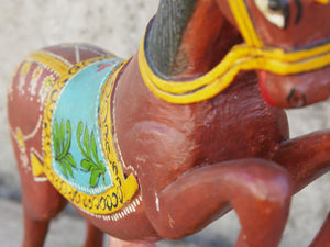 statua indiana raffigurante un cavallo in legno di teak incisodimensioni 50x12 h45cm
