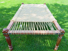 Carica l&#39;immagine nel visualizzatore di Gallery, Charpai bed, tipico letto/divano Indiano usato sia nelle case che all&#39;aperto. La struttura è in legno di faggio, sia i lati, che le gambe. La tessitura é fatta con la corda d&#39;erba fatta a mano, erba utilizzata principalmente per le fattorie e l&#39;uso all&#39;aperto.  Dimensioni 185x97  h55cm.    per ulteriori info o foto 0039 3338778241 info@etniko.it ig, fb, pinterest  etniko by crosato