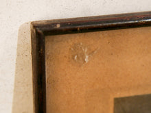 Carica l&#39;immagine nel visualizzatore di Gallery, vecchia fotografia indiana raffigurate volto . cornice e foto databili anni 70/80 . pezzo unico conservato originale . legno e foto .  misure cornice 36 x 26cm   per ulteriori info o dettagli info@etniko.it instagram / facebook / etsy : etnikobycrosato whatsapp 0039 3338778241