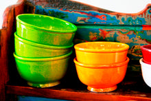 Carica l&#39;immagine nel visualizzatore di Gallery, Ciotole Marocco Smaltate Tilak, Cotte A Legna, Non A Gas,  Antica Tecnica Tipica Del Marocco. Disponibilità Di Vari Colori. Dimensioni Diametro 8/10/12/14 h 6/8cm