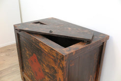 Antico Baule Cina, Databile Fine Metà '800. Dimensioni 95x60xh90cm.