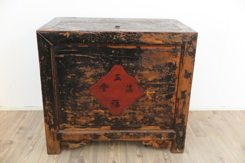Antico Baule Cina, Databile Fine Metà '800. Dimensioni 95x60xh90cm.