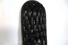 Carica l&#39;immagine nel visualizzatore di Gallery, Maschera Africana Della Costa D&#39;Avorio, Ricavata Da Un Unico Tronco. Dimensioni 145x43xh20cm.