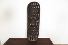 Carica l&#39;immagine nel visualizzatore di Gallery, Maschera Africana Della Costa D&#39;Avorio, Ricavata Da Un Unico Tronco. Dimensioni 145x43xh20cm.