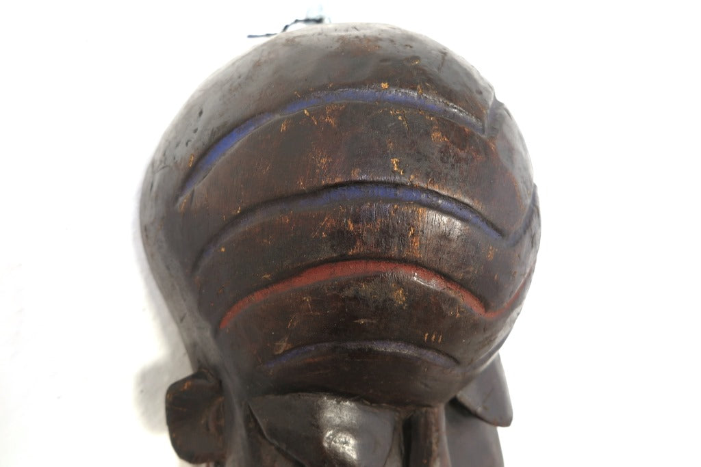 Maschera Africana In Legno Incavata. Dimensioni 43x22xprof.21cm.