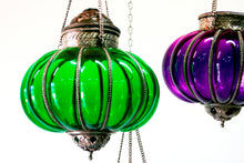 Carica l&#39;immagine nel visualizzatore di Gallery, Lampade Metallo E Vetro Colorate. Diametro30 h30cm (compresa catena h60cm).